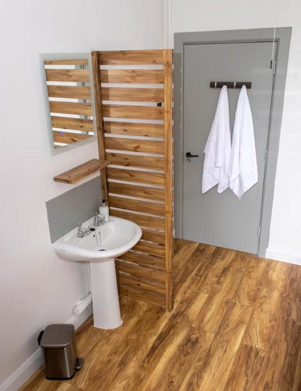фото Cades Accommodation