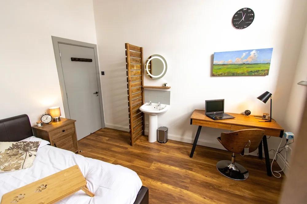 фото Cades Accommodation