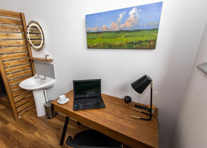 Cades Accommodation