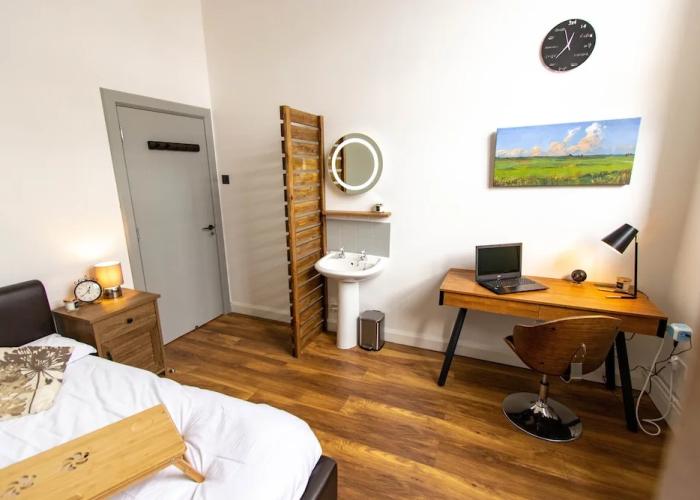 Cades Accommodation