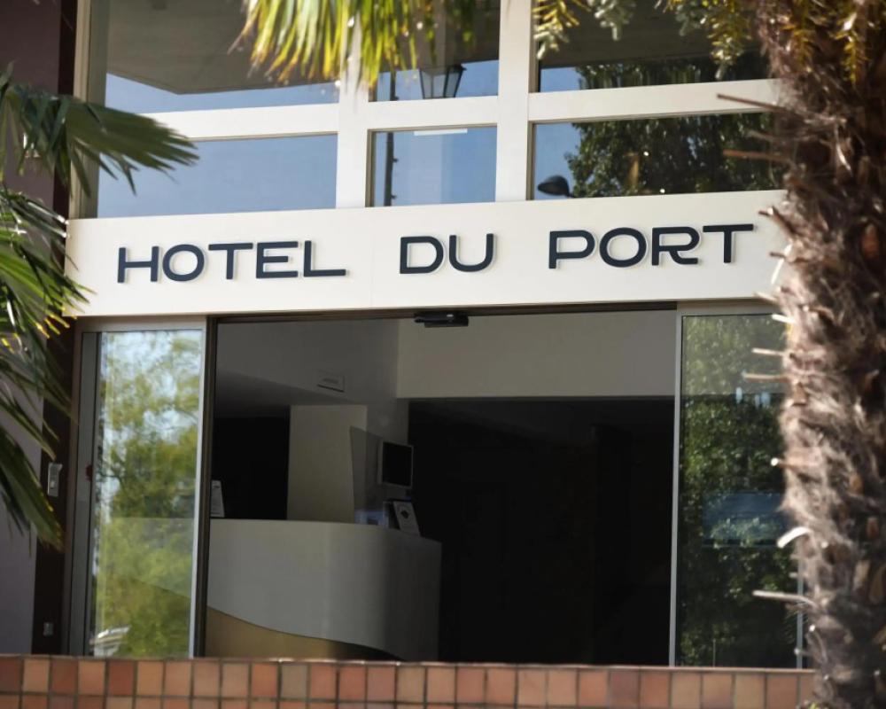 Hotel du Port