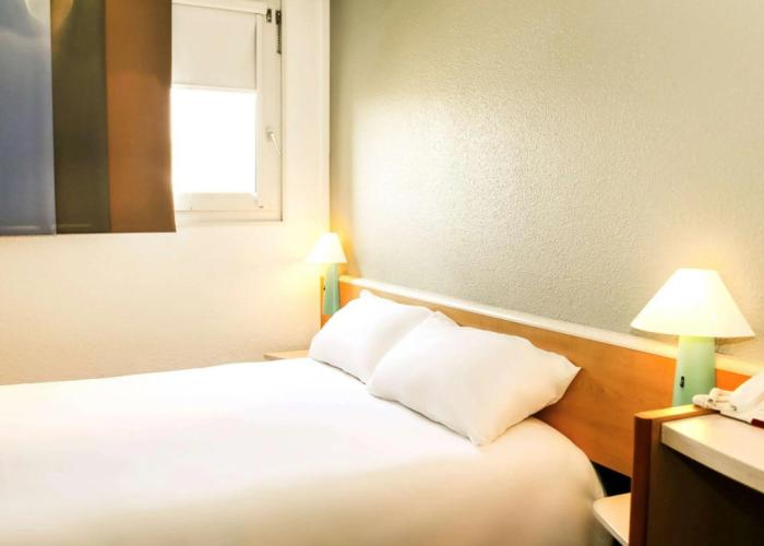 ibis Orange Centre Echangeur A7 A9