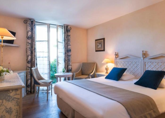 Hôtel Aux Vieux Remparts, The Originals Relais