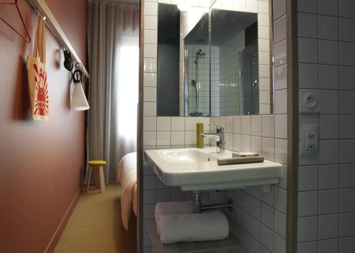 Mob Hotel Paris les Puces