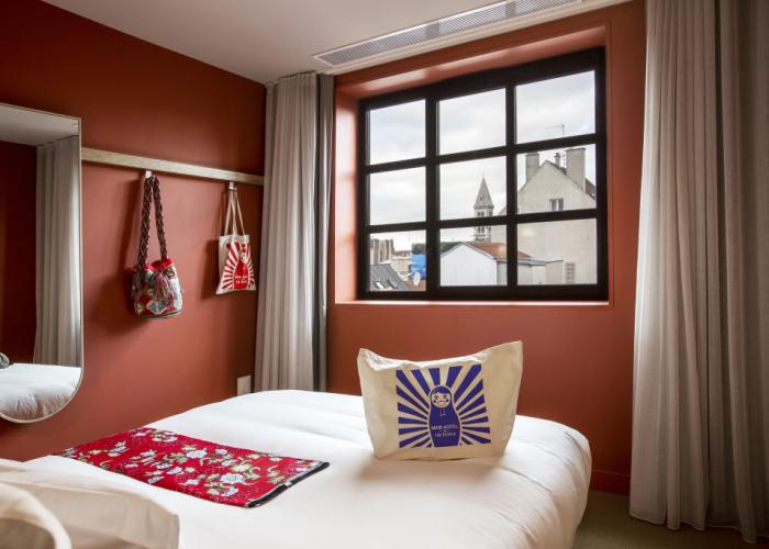 Mob Hotel Paris les Puces