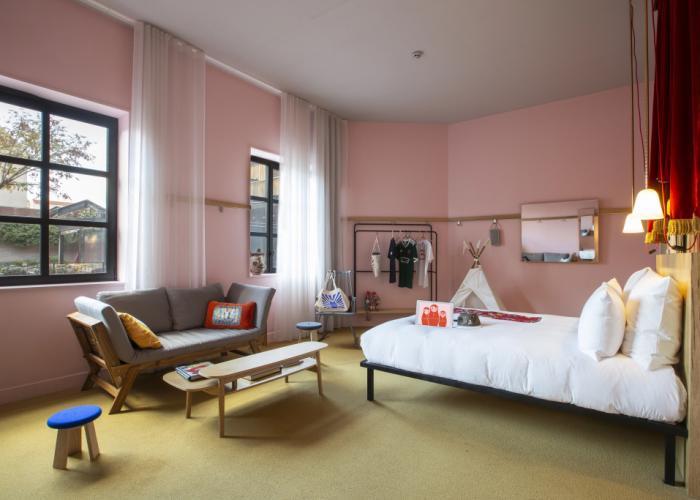 Mob Hotel Paris les Puces