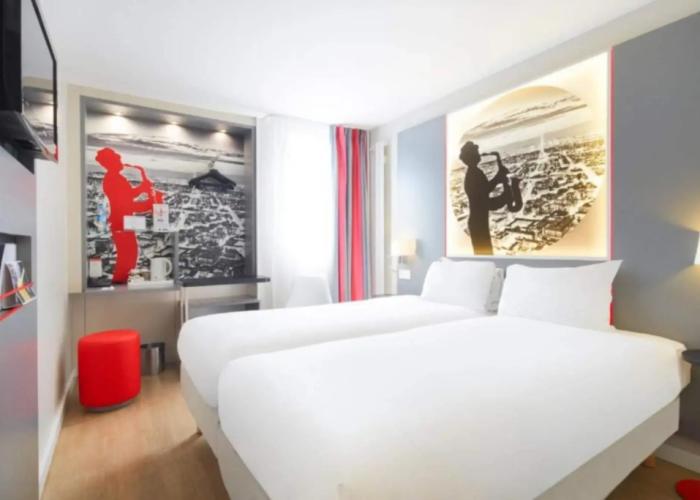 Kyriad Paris Nord Porte de Saint Ouen Hotel 