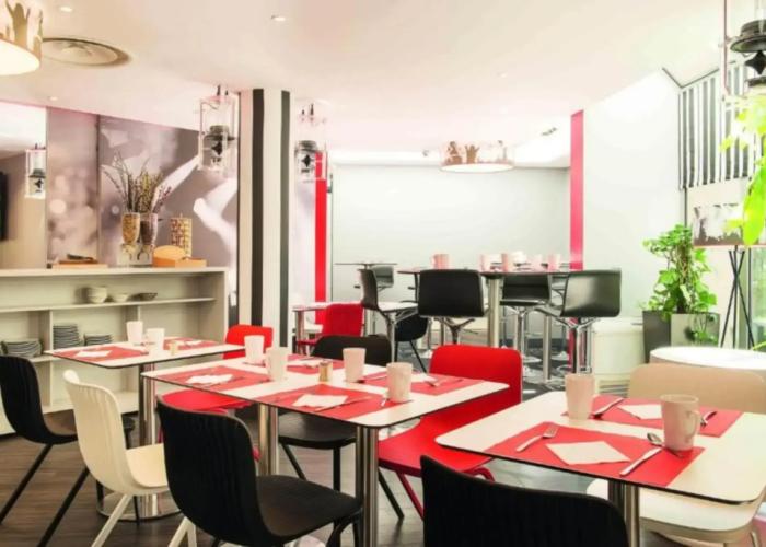 Kyriad Paris Nord Porte de Saint Ouen Hotel 