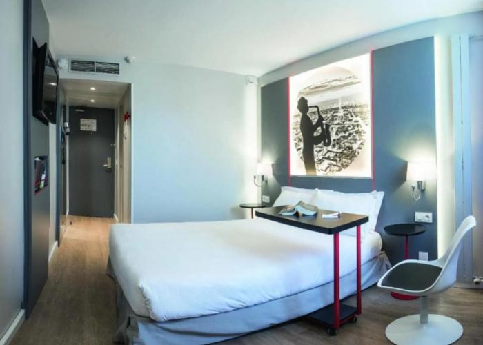 Kyriad Paris Nord Porte de Saint Ouen Hotel 