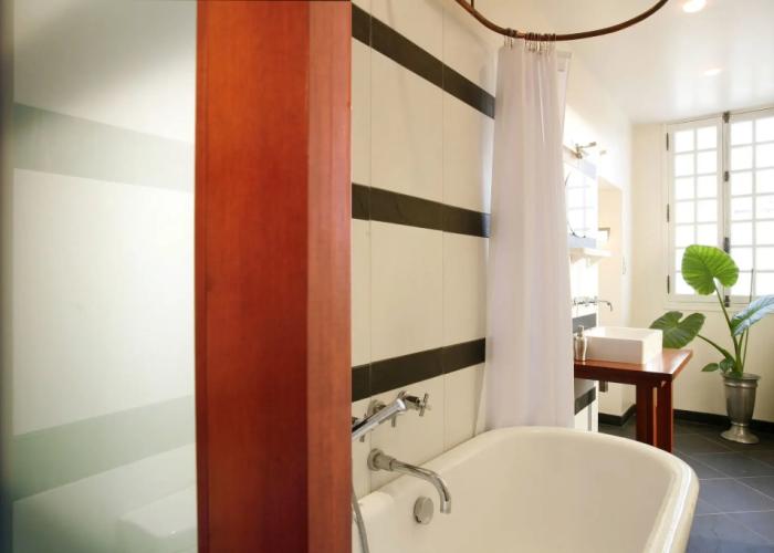 La Porte Rouge - The Red Door Inn Chambres d'Hotes