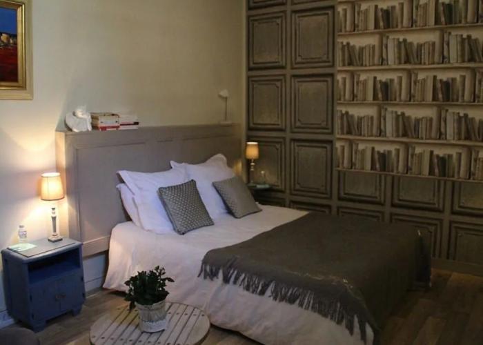 Une Chambre en Ville