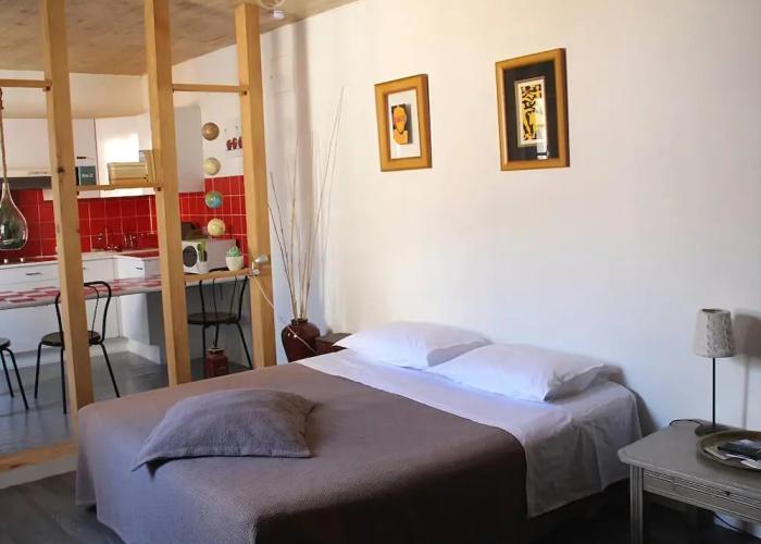 Une Chambre en Ville