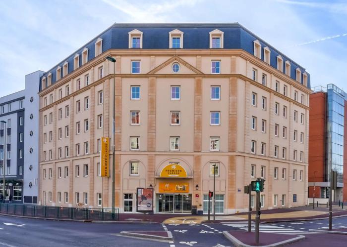 Premiere Classe Paris Ouest - Pont De Suresnes