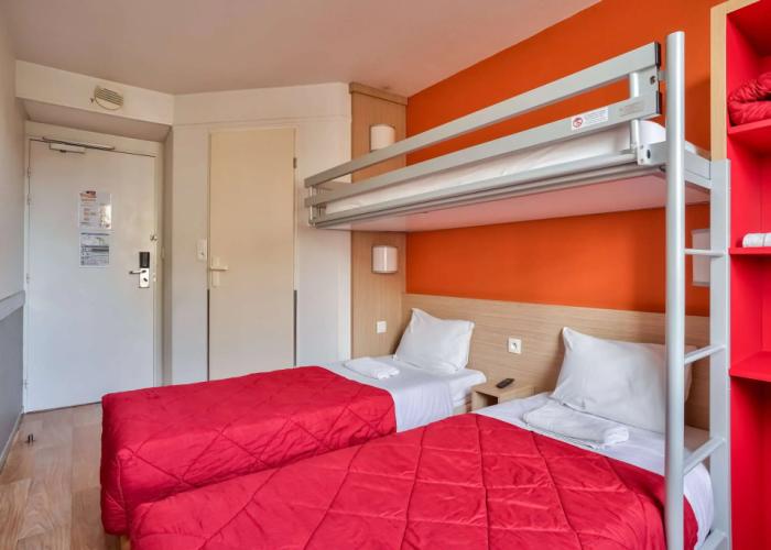 Premiere Classe Paris Ouest - Pont De Suresnes