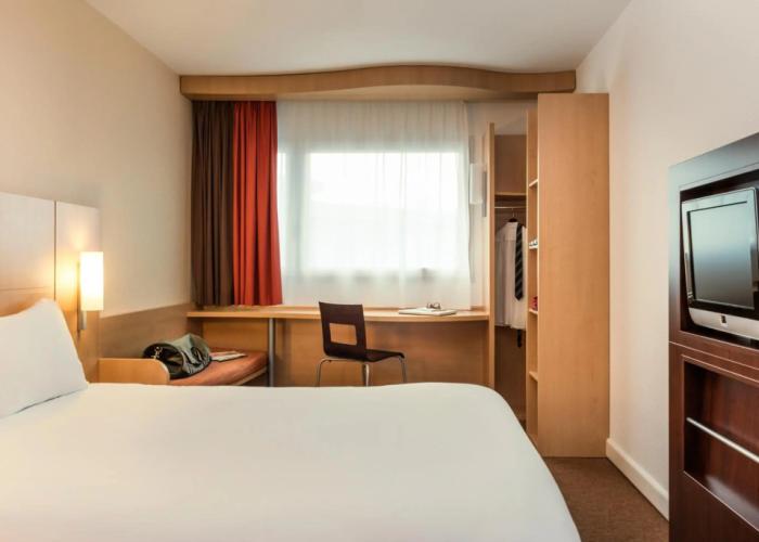 ibis Paris Pont De Suresnes