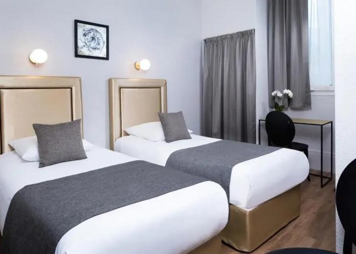A l'Hotel des Roys
