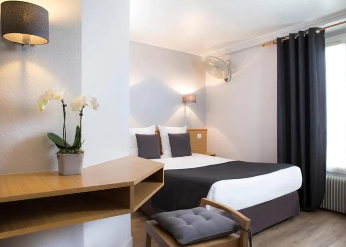 A l'Hotel des Roys