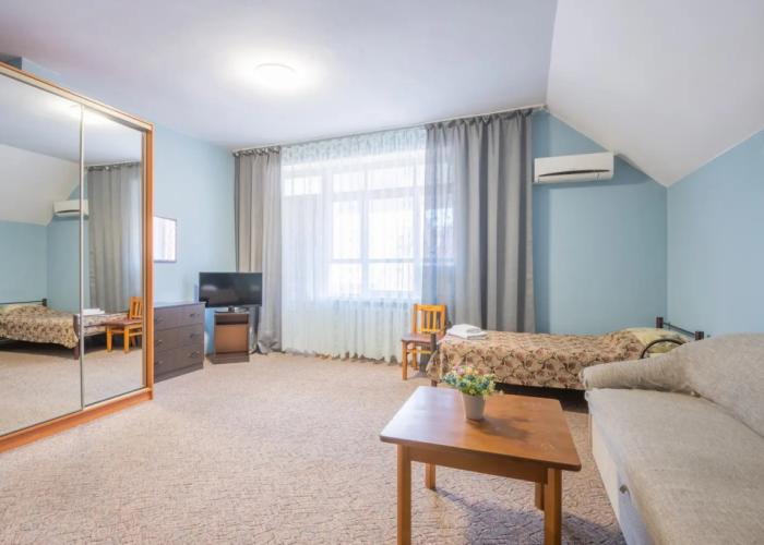 Lazur Allama Group Guest house