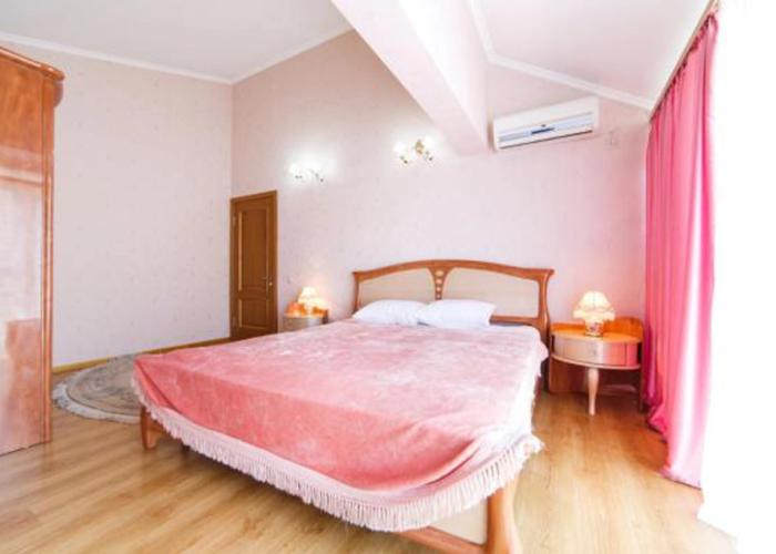 Laura Guest house