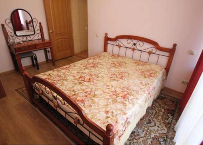 Laura Guest house
