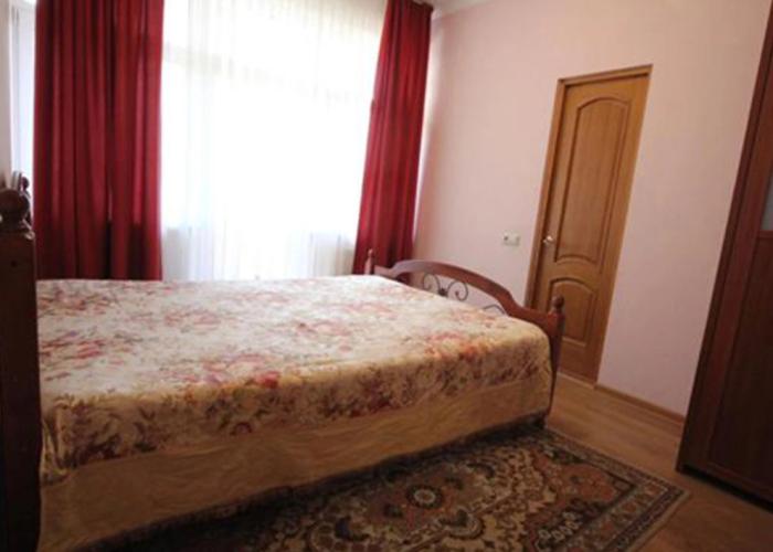 Laura Guest house