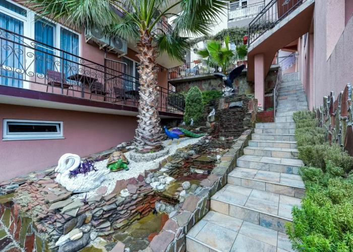 MoreLeto Guest House
