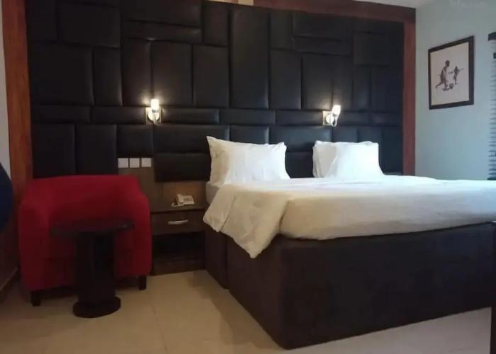 Premium Hotel & Suites by Victoria Inn