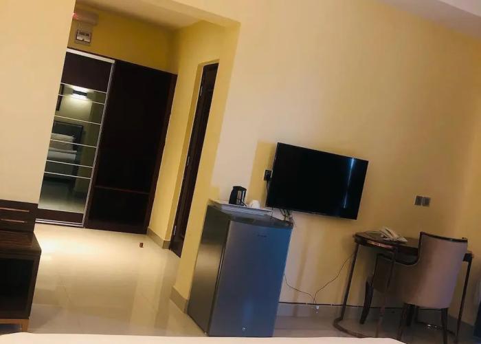 Premium Hotel & Suites by Victoria Inn