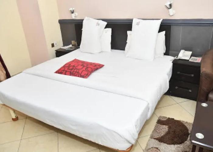 Room-choice Gate Hotel-business Double