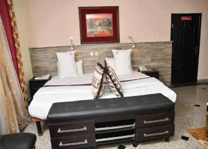 Room-choice Gate Hotel-business Double