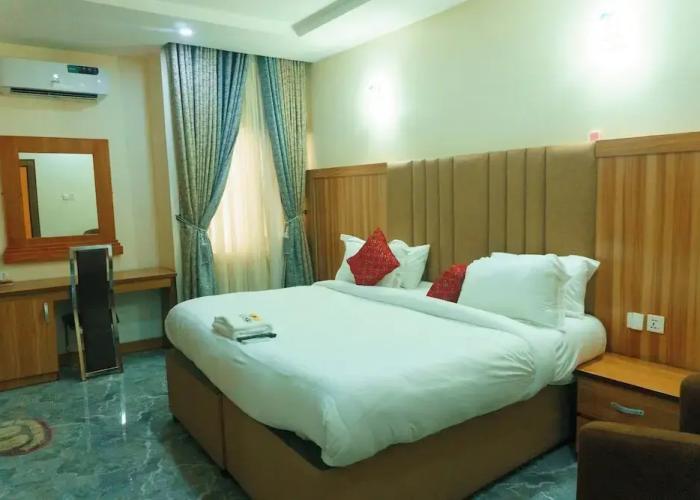 Rolarz Resorts & Hotel
