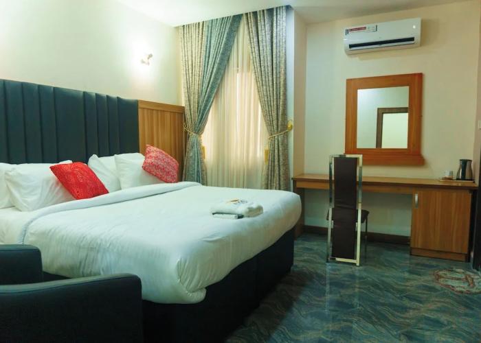 Rolarz Resorts & Hotel