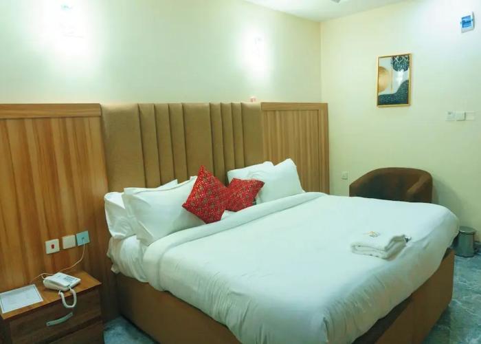 Rolarz Resorts & Hotel