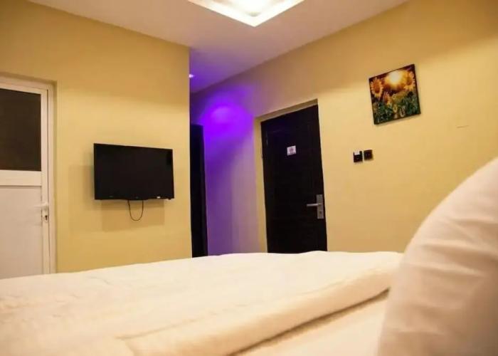 Binos Inn Hotel and Suites