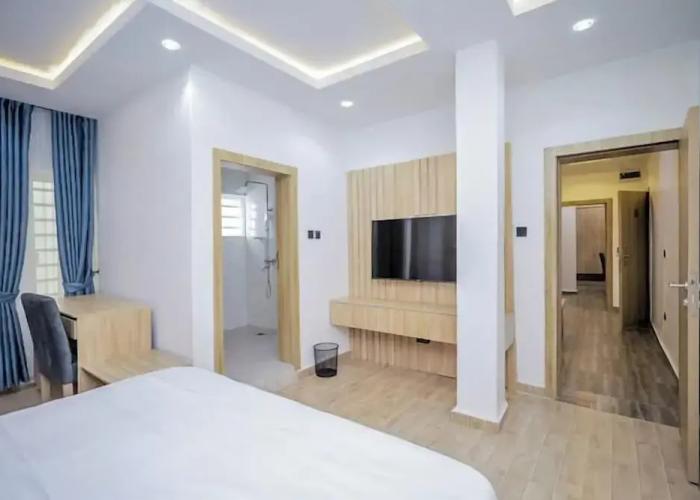 Clase Alta Hotel and Suites Limited