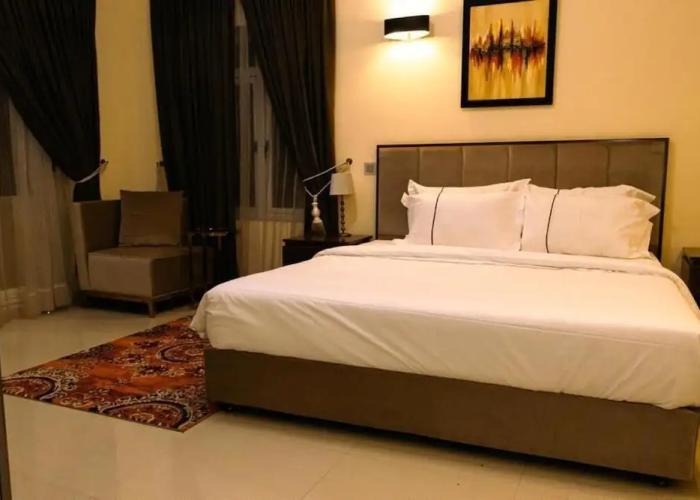Samsy Hotel and Suites Benin City