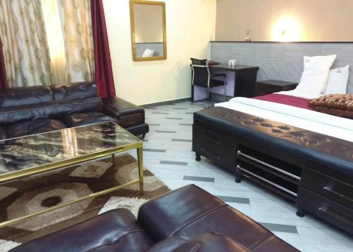 Choice gate Hotel and Suites