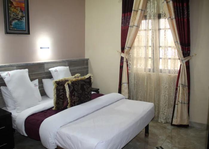 Choice gate Hotel and Suites