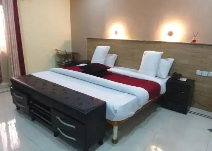 Choice gate Hotel and Suites