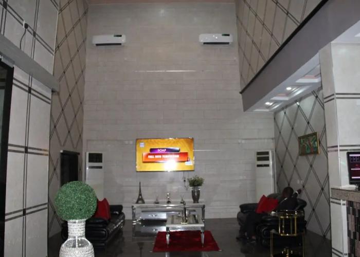 Choice gate Hotel and Suites