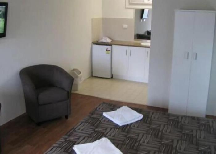 Slipway Hotel Motel