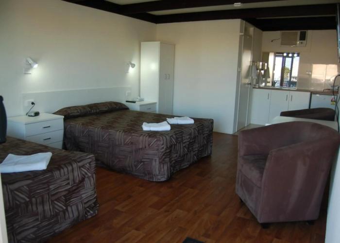 Slipway Hotel Motel