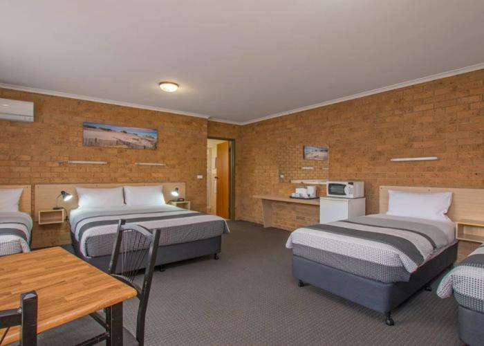 River Street Motel