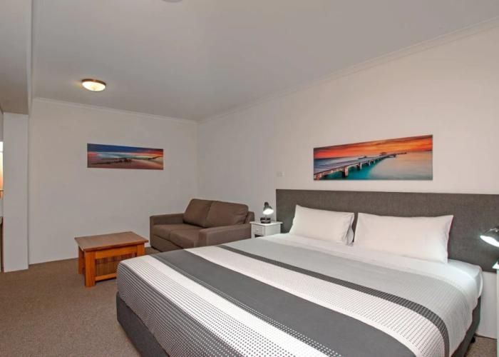 River Street Motel