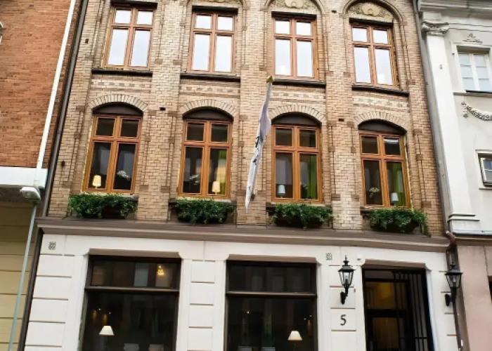 H5 Hotel