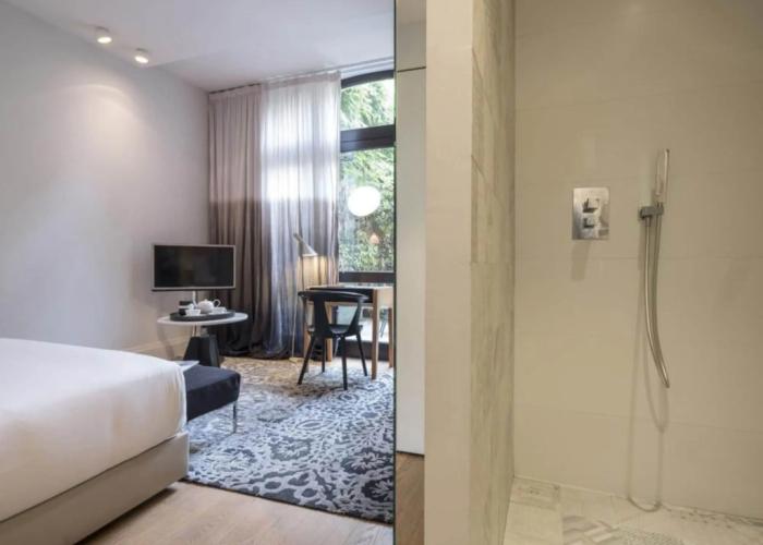 Yndo Hotel