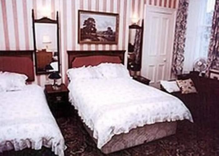 Eglinton Guest House