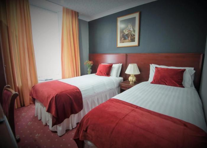 Caledonian Hotel