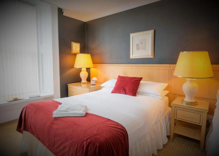Caledonian Hotel
