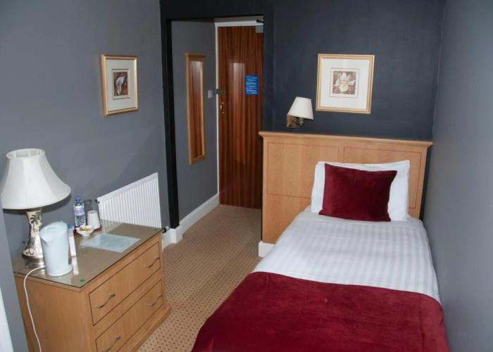 Caledonian Hotel